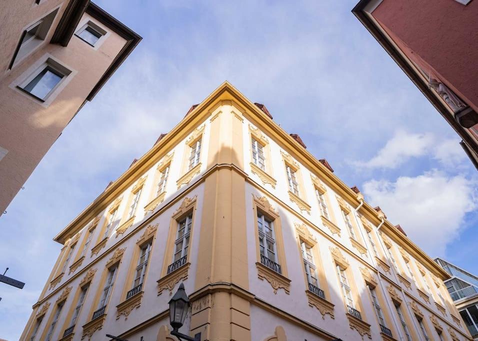Barockes Wohnen Am Marktplatz-Stadtmitte Wurtzbourg Extérieur photo